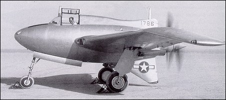Первый экземпляр XP-56 перед полетом